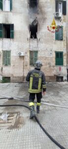 Roma: incendio in un appartamento a Testaccio, tre persone messe in salvo