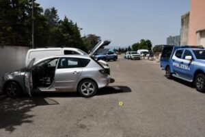 Tragedia a Cagliari: respinto da scuola di danza, 52enne tenta di uccidere insegnante e poi si spara