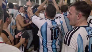 Messi e compagni agli ottavi, tifosi dell’Argentina in festa a Miami