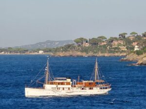Argentario – A Porto Santo Stefano il panfilo d’epoca Alicia