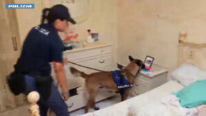 Droga con i droni e smartphone in carcere a Catania, quattro arresti