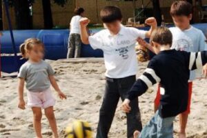 Estate, bimbi più a rischio incidenti: le regole per prevenirli
