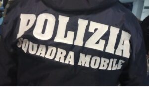 Frosinone – Identificato e denunciato dalla polizia il “ladro di tavoli”