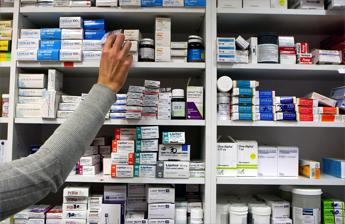 Farmaci, Loizzo: “Auspico una revisione del prontuario equilibrata. Il risparmio non sia l’unico criterio”
