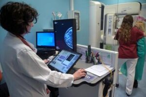 In Italia 950mila le donne col cancro al seno, Rete oncologica pazienti Italia: ‘fare almeno 150 munti attività fisica a settimana’