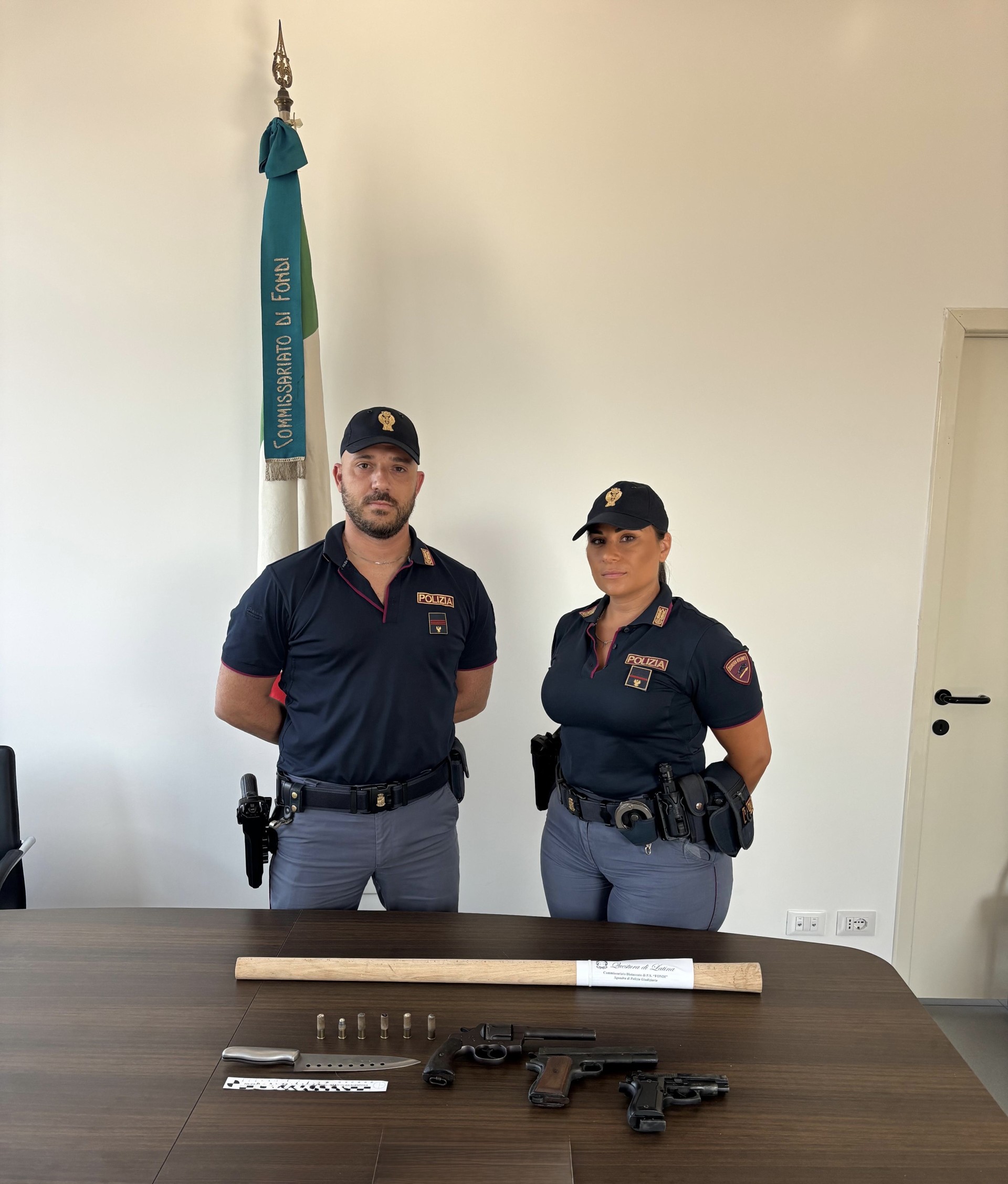 Fondi – Deteneva armi in casa, arrestato
