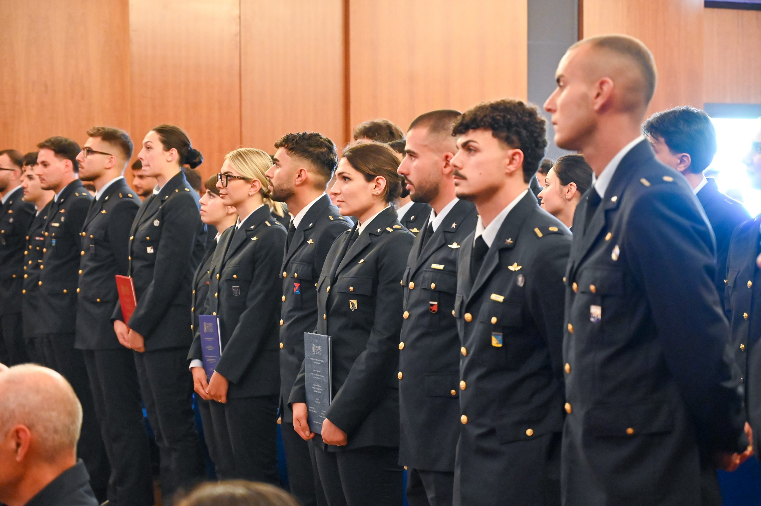 Viterbo – Conclusi con successo i percorsi universitari in Scienze Politiche ed Ingegneria Industriale degli studenti dell’Aeronautica