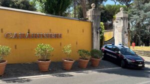 Marino – Appicca fuoco ad un camper in sosta senza nessun motivo: incastrato dalle telecamere e arrestato