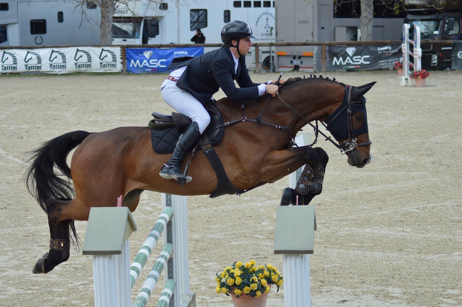 Viterbo – Gualtiero Nepi del Circolo Ippico della Leia si conferma campione regionale Young Riders di salto ostacoli