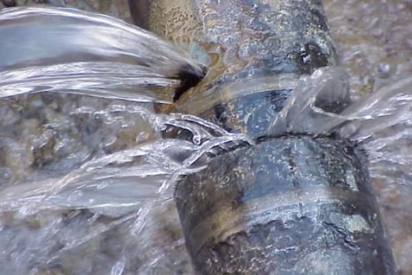Cgia Mestre, l’acqua dispersa in rete costa 9,8 miliardi all’anno, nel Lazio il volume di perdite più alto