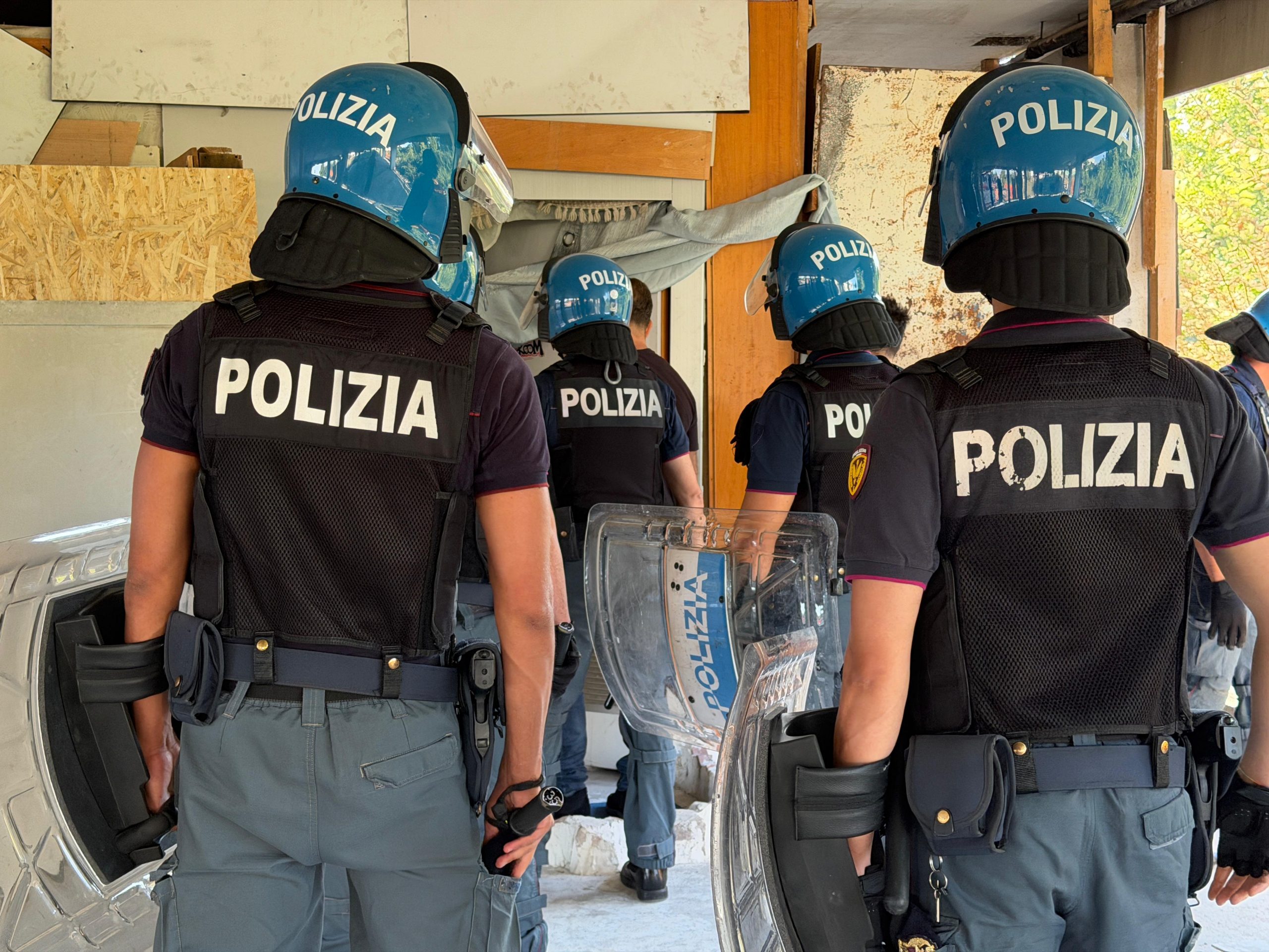 Roma – Maxi Operazione della Polizia a San Basilio e Prenestino, sedici arresti