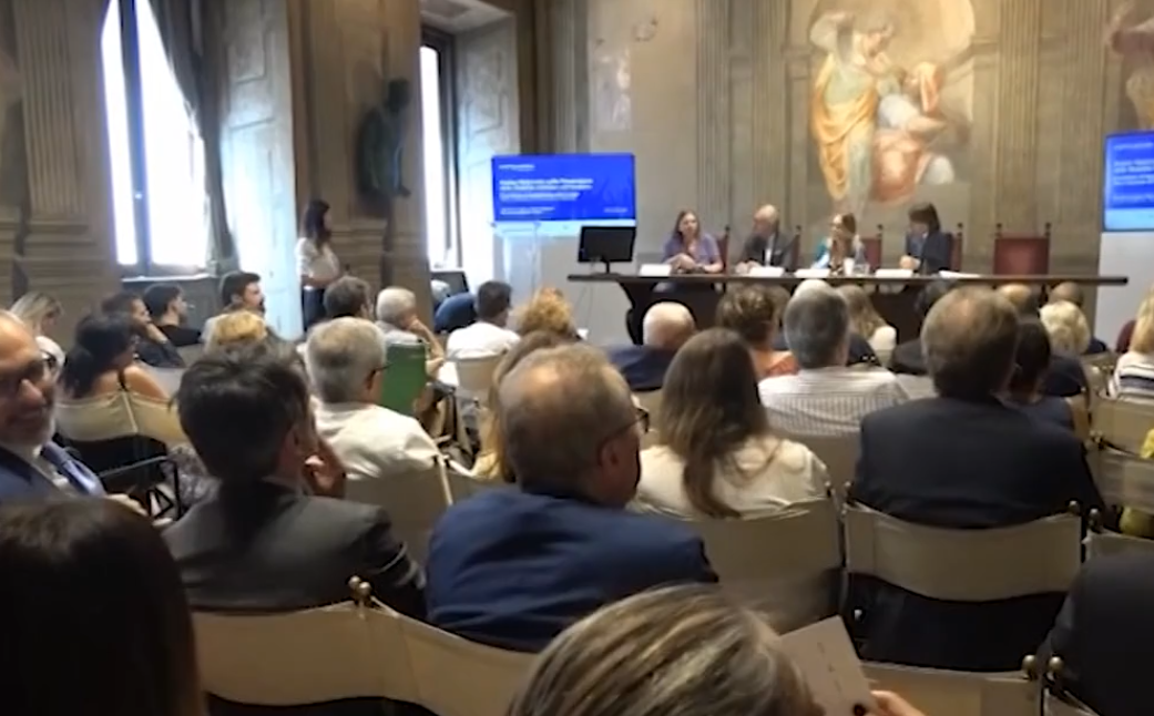 Vaccini, la prevenzione per gli anziani diventa risparmio per la società: le proposte di HappyAgeing