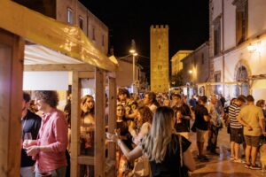 Tarquinia festeggia vent’anni di DiVino Etrusco con sette serate di degustazioni e spettacoli