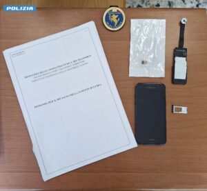 Viterbo – Tenta di superare l’esame di guida con la telecamera nascosta, denunciato