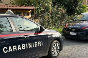 Roma – Sacerdote sorpreso a rubare un reperto da un sito archeologico: denunciato