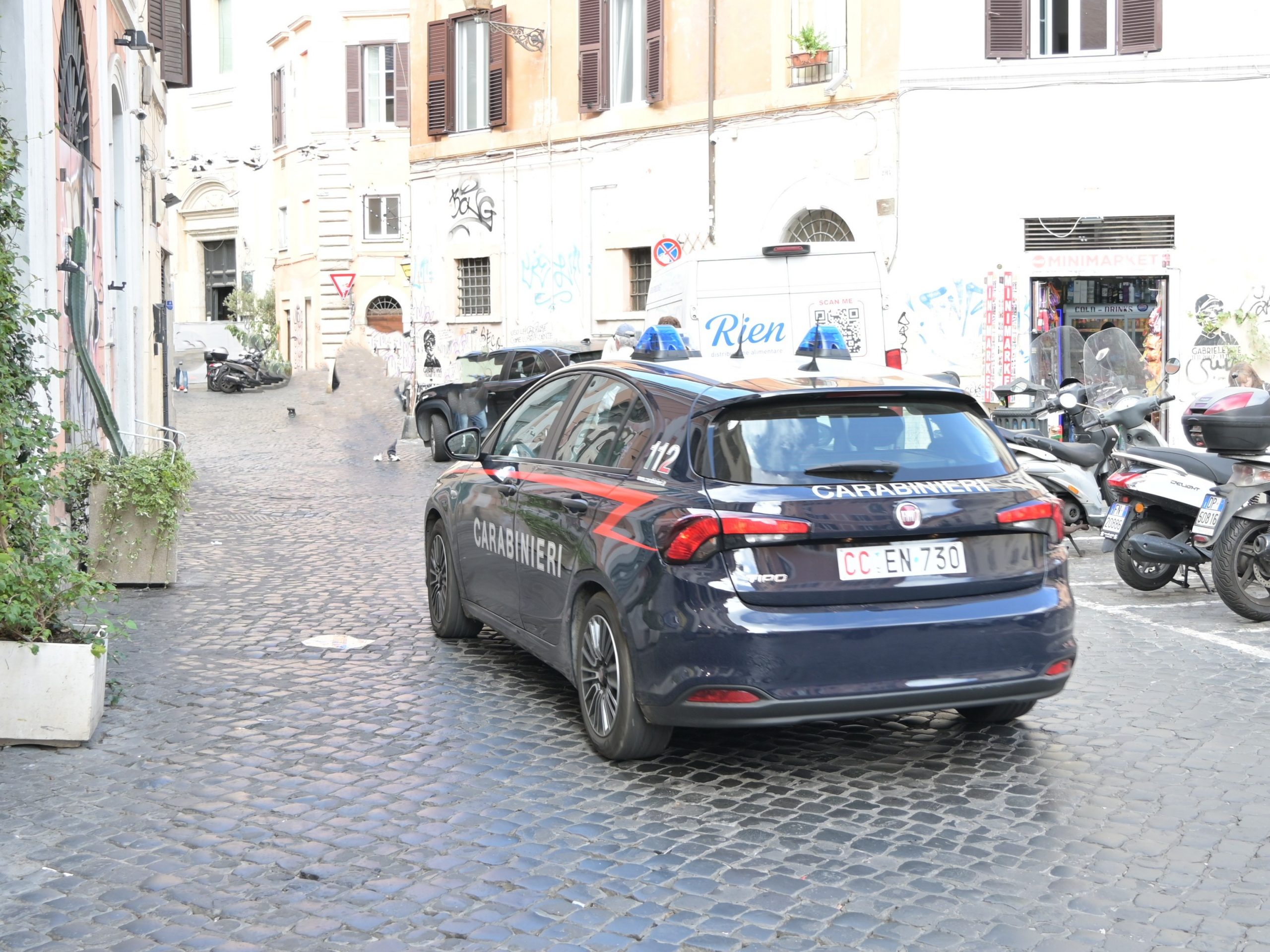Giovane rapinato, sequestrato e torturato a Trastevere, arrestati due ventenni