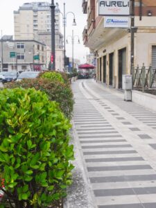 Frosinone – “Il sindaco pensa che via Aldo Moro sia come gli Champs-Élysées, invece è un forno”: l’attacco dell’opposizione