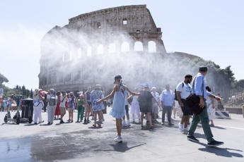 Caldo record in Italia, oggi 16 città da bollino rosso: sabato salgono a 19, poi arriva la svolta meteo