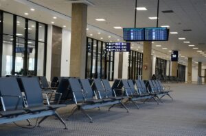 Ottantenne truffato e abbandonato all’aeroporto di Ciampino