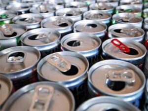 Energy drink e adolescenti, studio pediatri: “4 su 10 cominciano prima dei 12 anni”