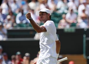 Cobolli batte De Minaur in tre set e vola ai quarti di Wimbledon