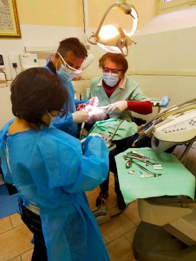 Viterbo – All’ambulatorio “Gente di Cuore”, non solo cure mediche per i meno fortunati, ma anche tanto amore