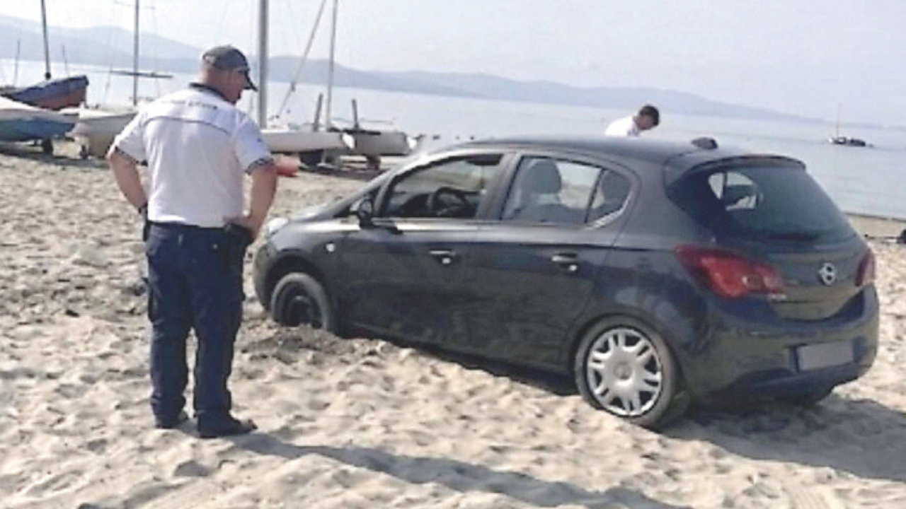 Follonica – Il navigatore li porta… in spiaggia: vacanza finisce con multa e carroattrezzi