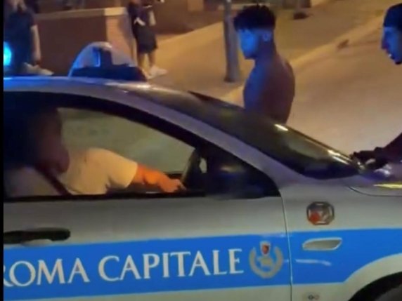 Roma – Fuochi d’artificio in zona Colosseo. Un arresto e una denuncia