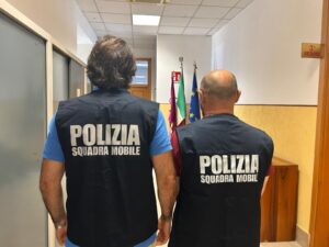 Latina – Droga, arma clandestina e munizioni, due arresti