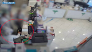 Rapina in una farmacia, un arresto a Catania