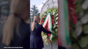 Meloni ad Amatrice “Grazie per l’accoglienza”, un anziano si commuove