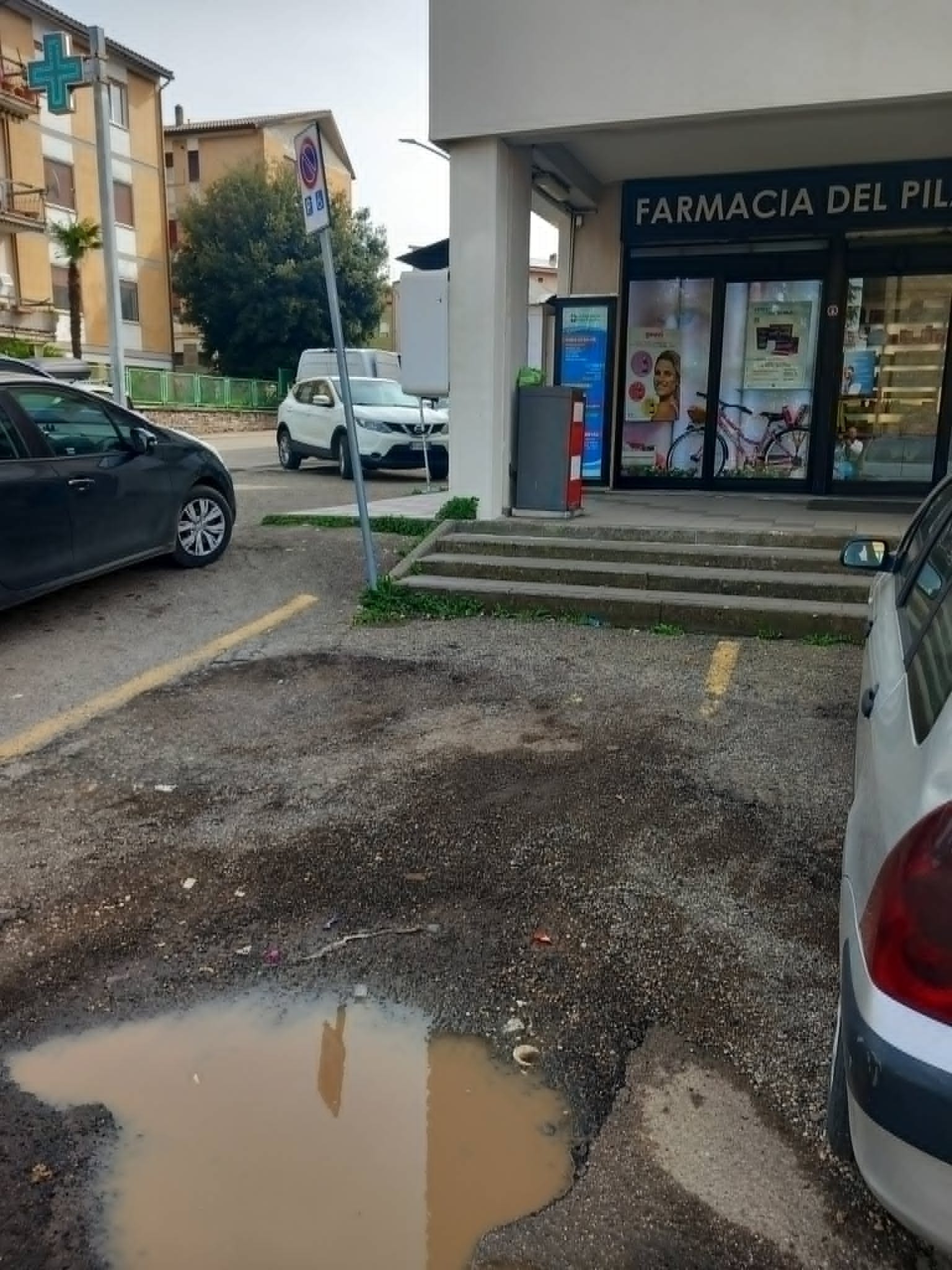Posto disabili fatiscente, Erbetti: “E’ questa la città accessibile di Frontini?”
