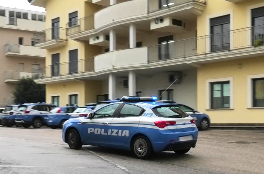 Cassino: controlli della Polizia di Stato, giovane sorpreso con sostanza stupefacente