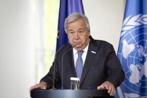 Guterres “Iran e Usa riprendano negoziati, non esiste soluzione militare”