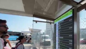 La cenere dell’Etna “svuota” l’aeroporto di Catania