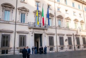 Governo proroga sconto accise e approva decreto per continuità impianti ex Ilva