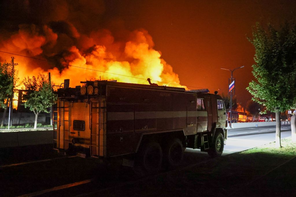 Ucraina, due morti nell’attacco alla raffineria russa a Krasnodar