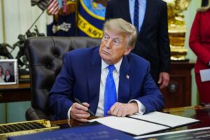 Trump “Israeliani non colpiscano Gaza, Hamas ha accettato di deporre le armi”