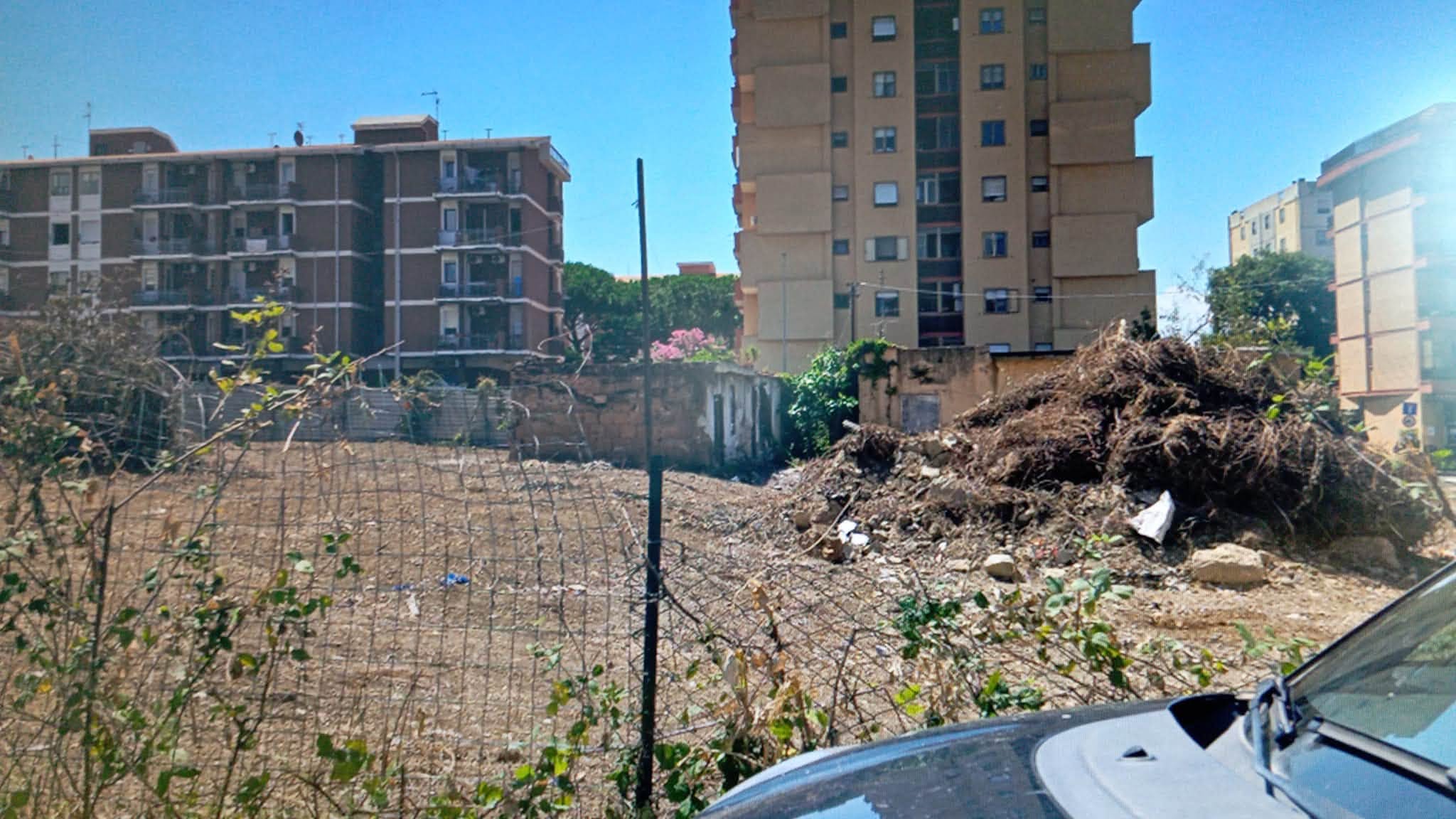 Civitavecchia – Stretta sui terreni abbandonati: 92 verbali e 20 aree ripulite