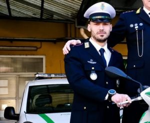 Comandante di Polizia investito e trascinato durante un controllo, in gravi condizioni