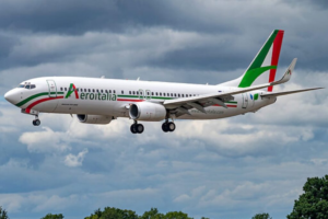 Gomma forata dopo il decollo da Elmas: il volo Aeroitalia per Roma atterra senza conseguenze