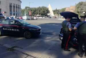Roma – Donna picchiata selvaggiamente e rapinata da straniero con precedenti, per lui scatta il carcere