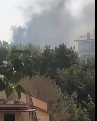 Roma – Vasto rogo al Trullo, al lavoro i Vigili del Fuoco