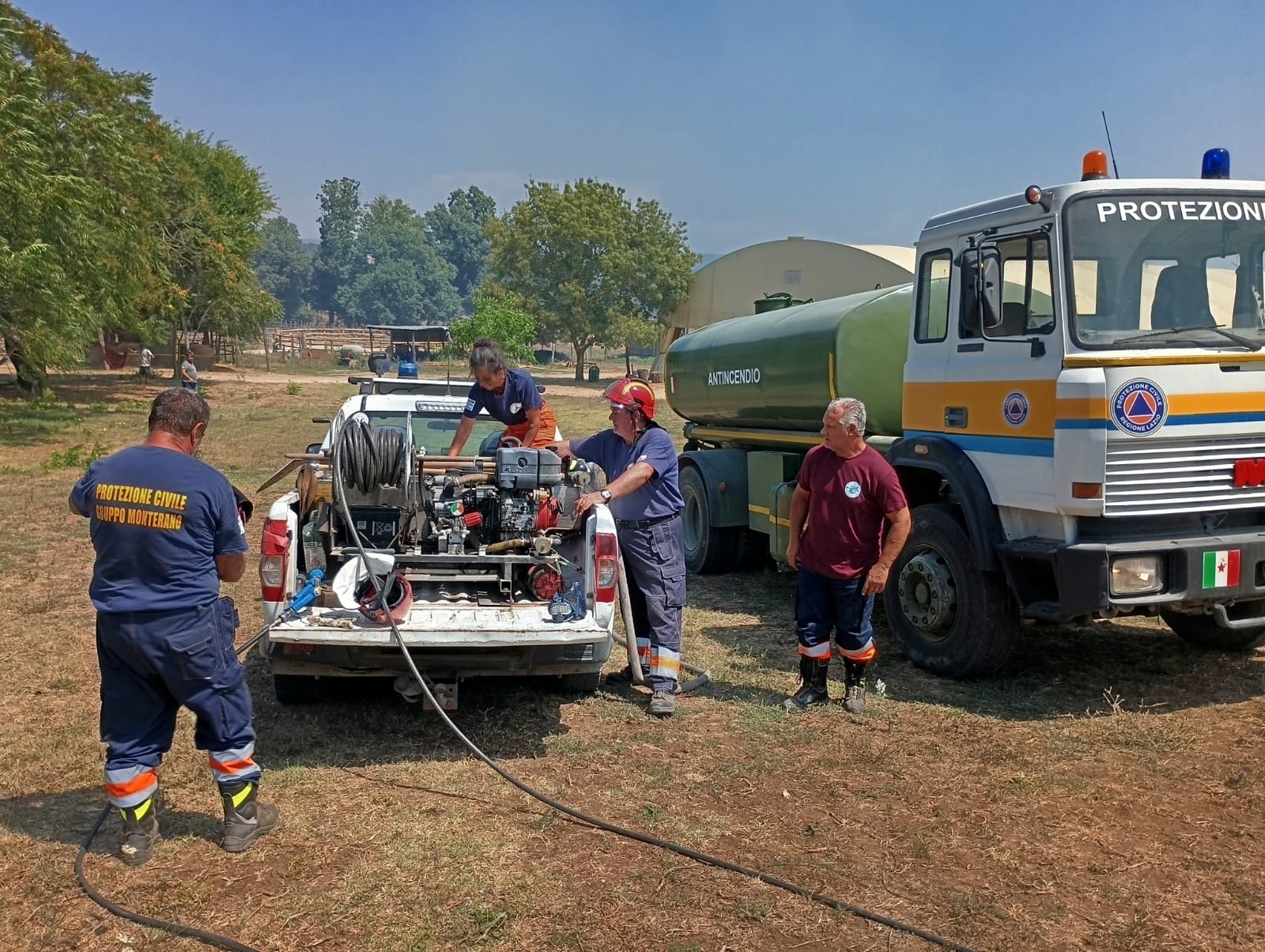 Civitavecchia – Vasto incendio al Sasso, maxi spiegamento di soccorsi