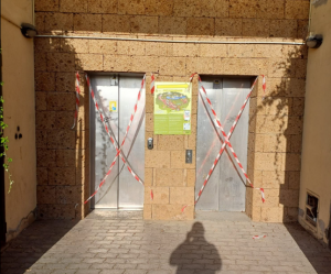 Ascensori chiusi durante la Fiera del Vino a Montefiascone: volano stracci tra Manzi, Paolini e De Santis “in diretta” social