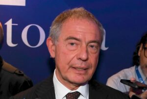 Ex Ilva, Urso “Lavoriamo a piano per Taranto, a settembre tavolo a Chigi”
