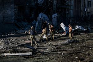 Notte di attacchi incrociati tra Mosca e Ucraina, morti e feriti A Zaporizhzhia