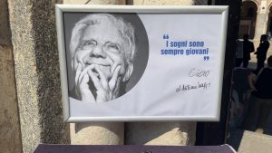Don Mazzi, l’ultimo saluto a Milano sulle note di “Io vagabondo”