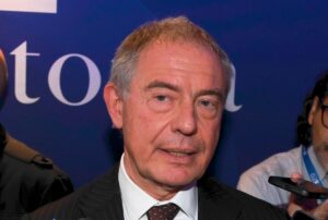Ex Ilva, Urso “Lavoriamo a piano per Taranto, a settembre tavolo a Chigi”