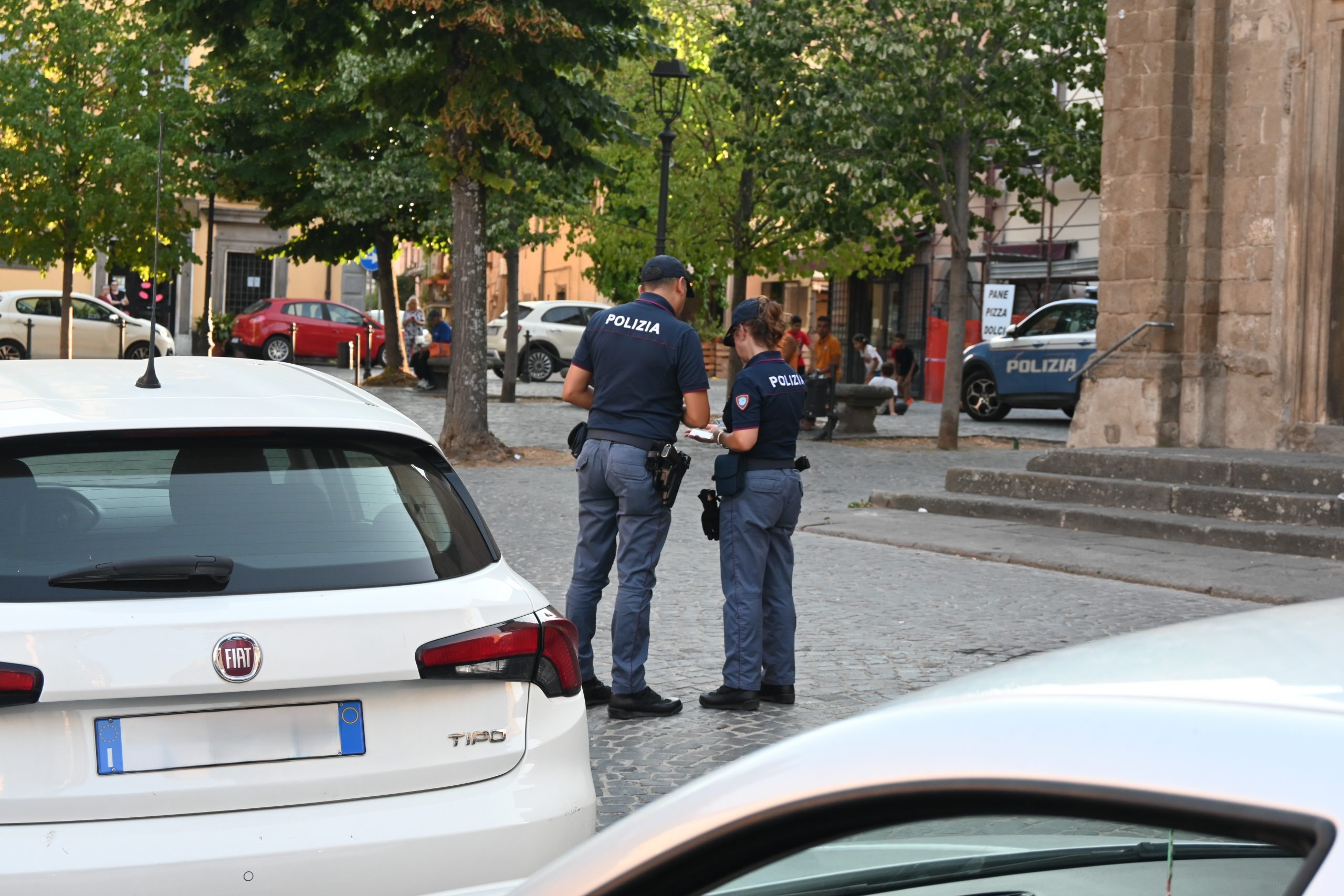 Viterbo – Blitz della polizia con 342 persone controllate: stretta su San Faustino, Sacrario e Viale Trento